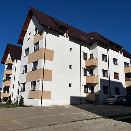 Mirandis Apartments - Comfort & Private Parking Near Coresi Mall Braşov Eksteriør bilde