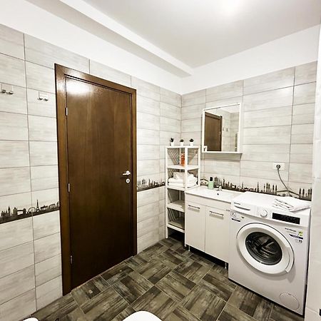Mirandis Apartments - Comfort & Private Parking Near Coresi Mall Braşov Eksteriør bilde