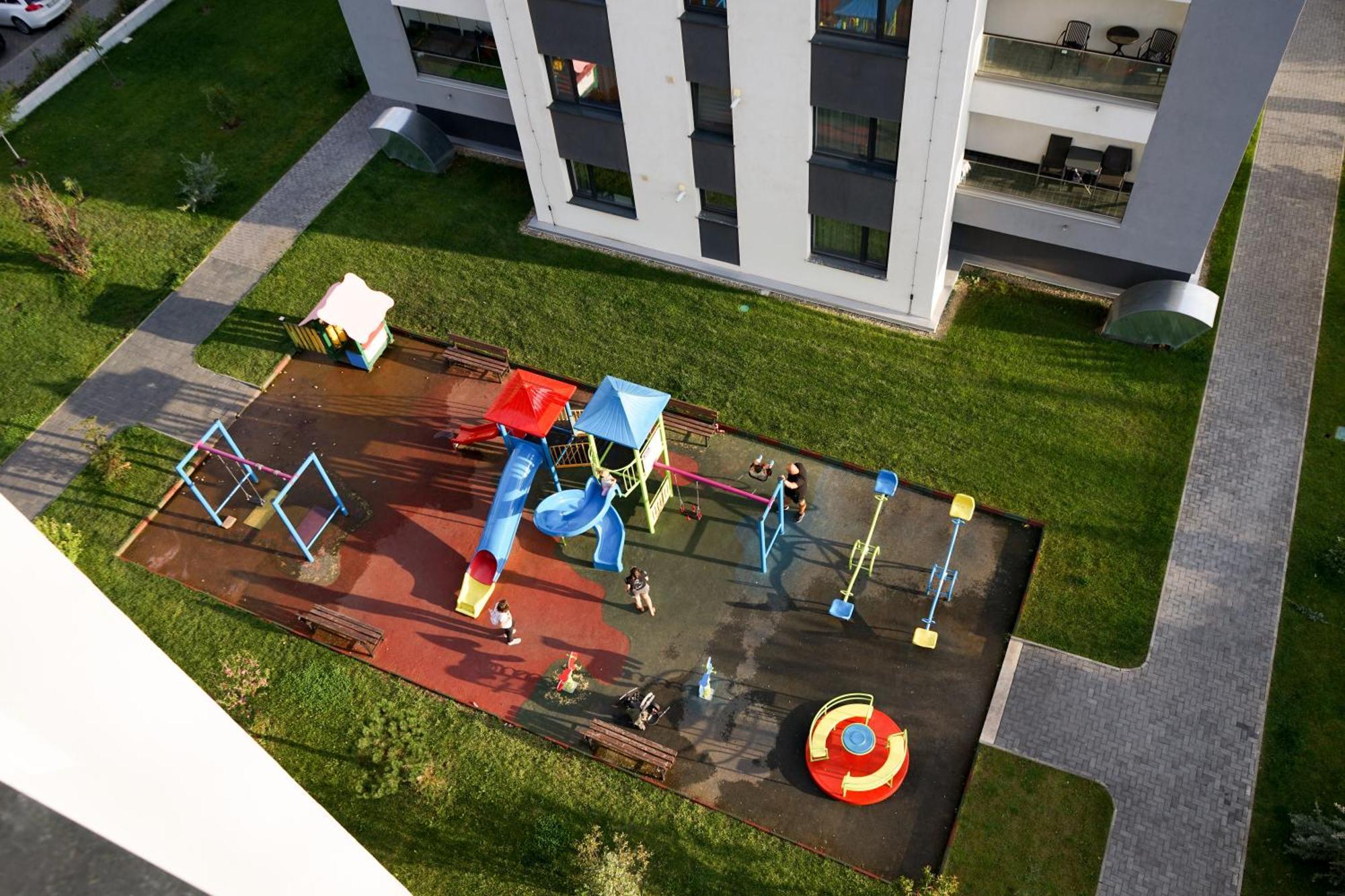 Mirandis Apartments - Comfort & Private Parking Near Coresi Mall Braşov Eksteriør bilde