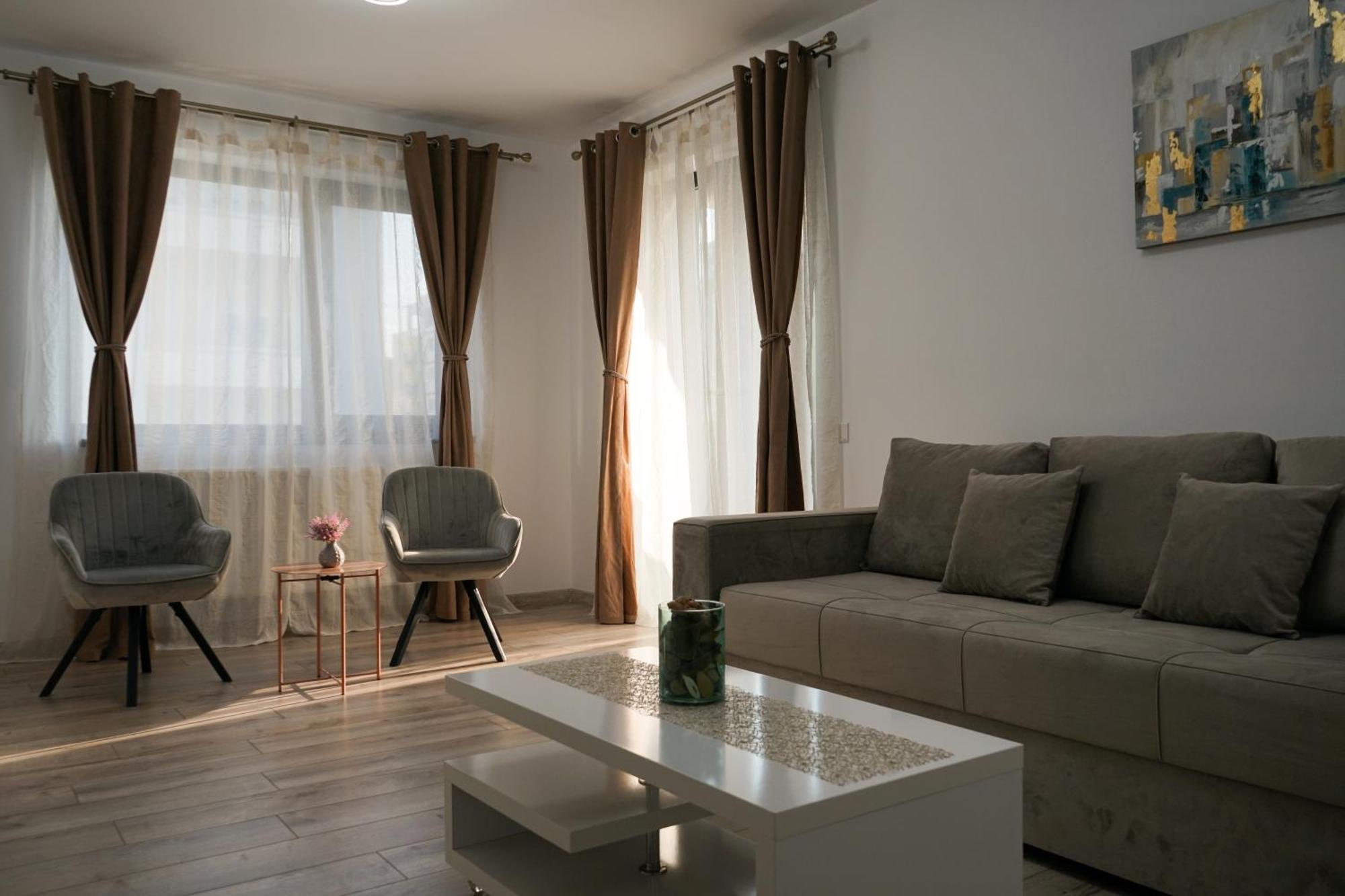Mirandis Apartments - Comfort & Private Parking Near Coresi Mall Braşov Eksteriør bilde