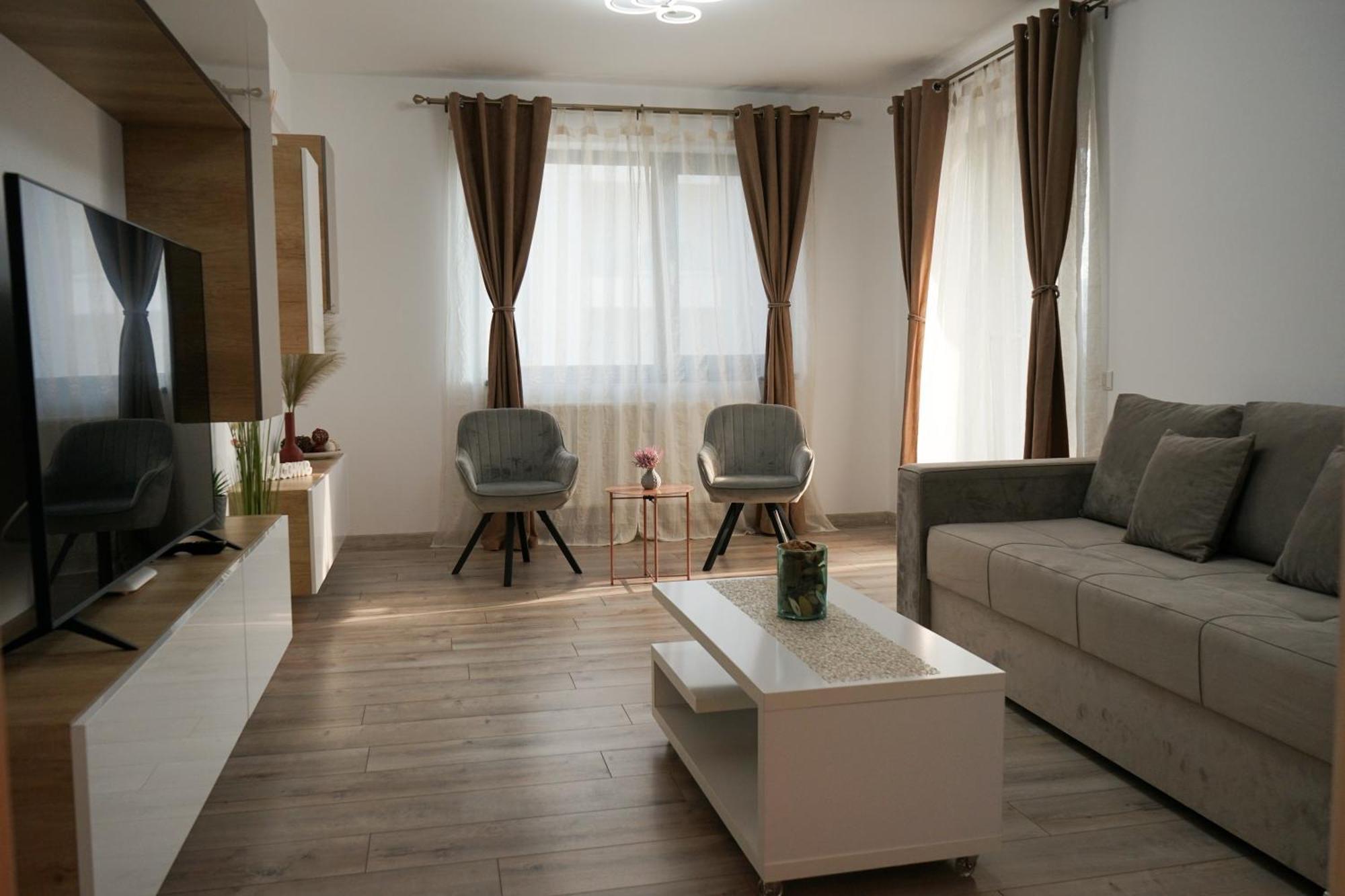 Mirandis Apartments - Comfort & Private Parking Near Coresi Mall Braşov Eksteriør bilde