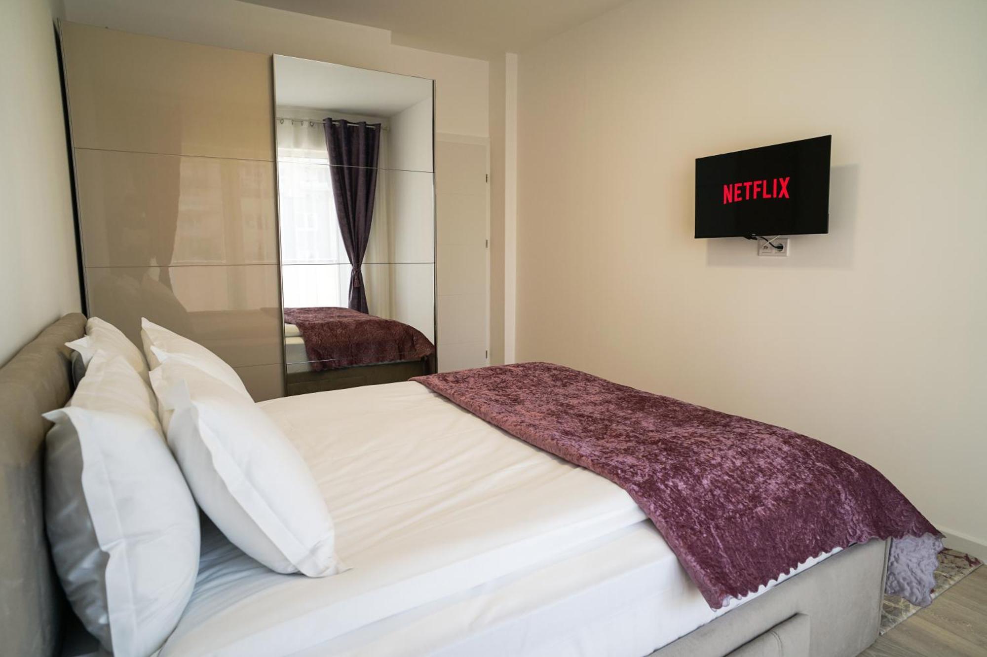 Mirandis Apartments - Comfort & Private Parking Near Coresi Mall Braşov Eksteriør bilde