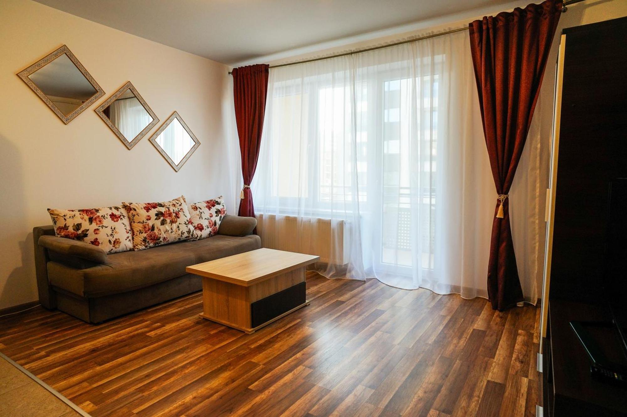 Mirandis Apartments - Comfort & Private Parking Near Coresi Mall Braşov Eksteriør bilde
