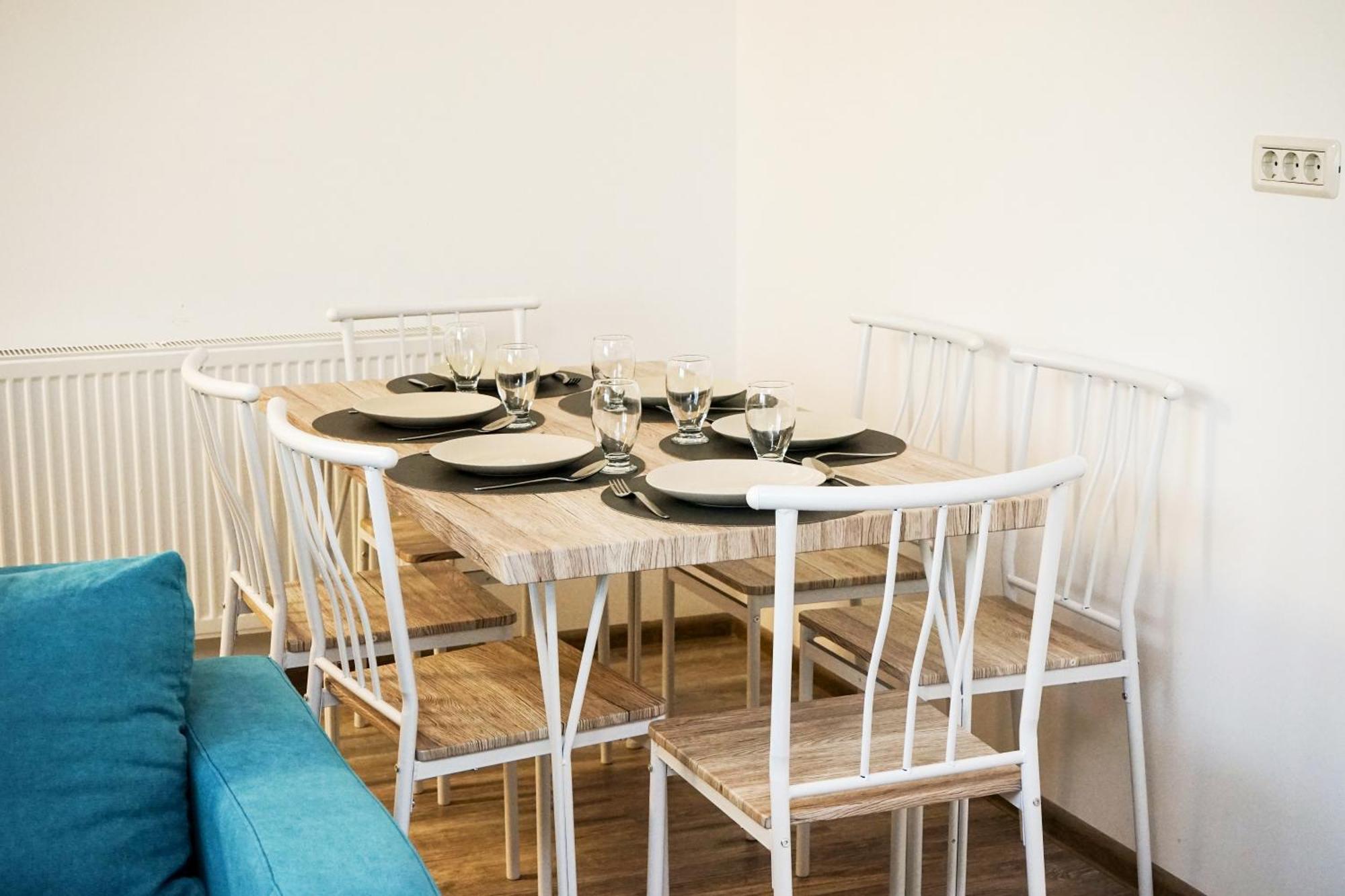 Mirandis Apartments - Comfort & Private Parking Near Coresi Mall Braşov Eksteriør bilde