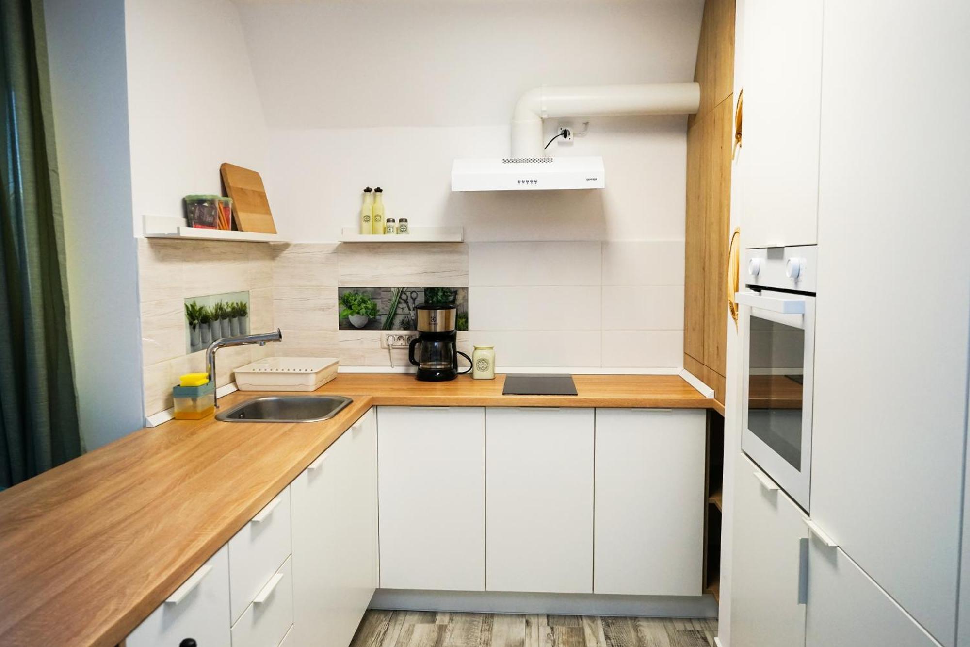 Mirandis Apartments - Comfort & Private Parking Near Coresi Mall Braşov Eksteriør bilde