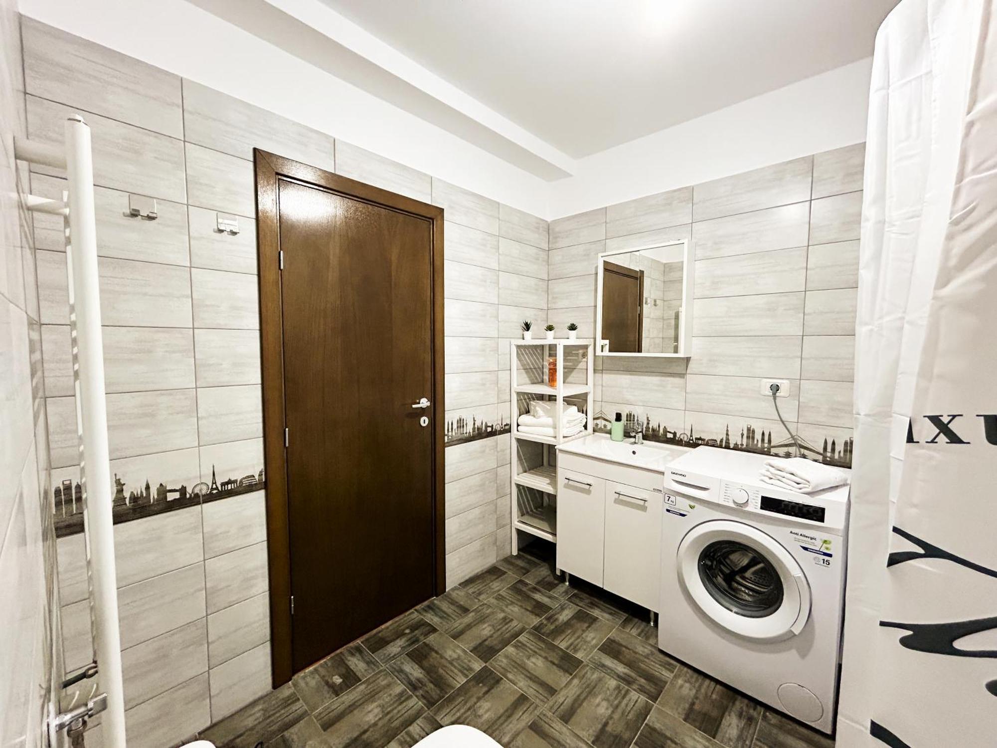 Mirandis Apartments - Comfort & Private Parking Near Coresi Mall Braşov Eksteriør bilde